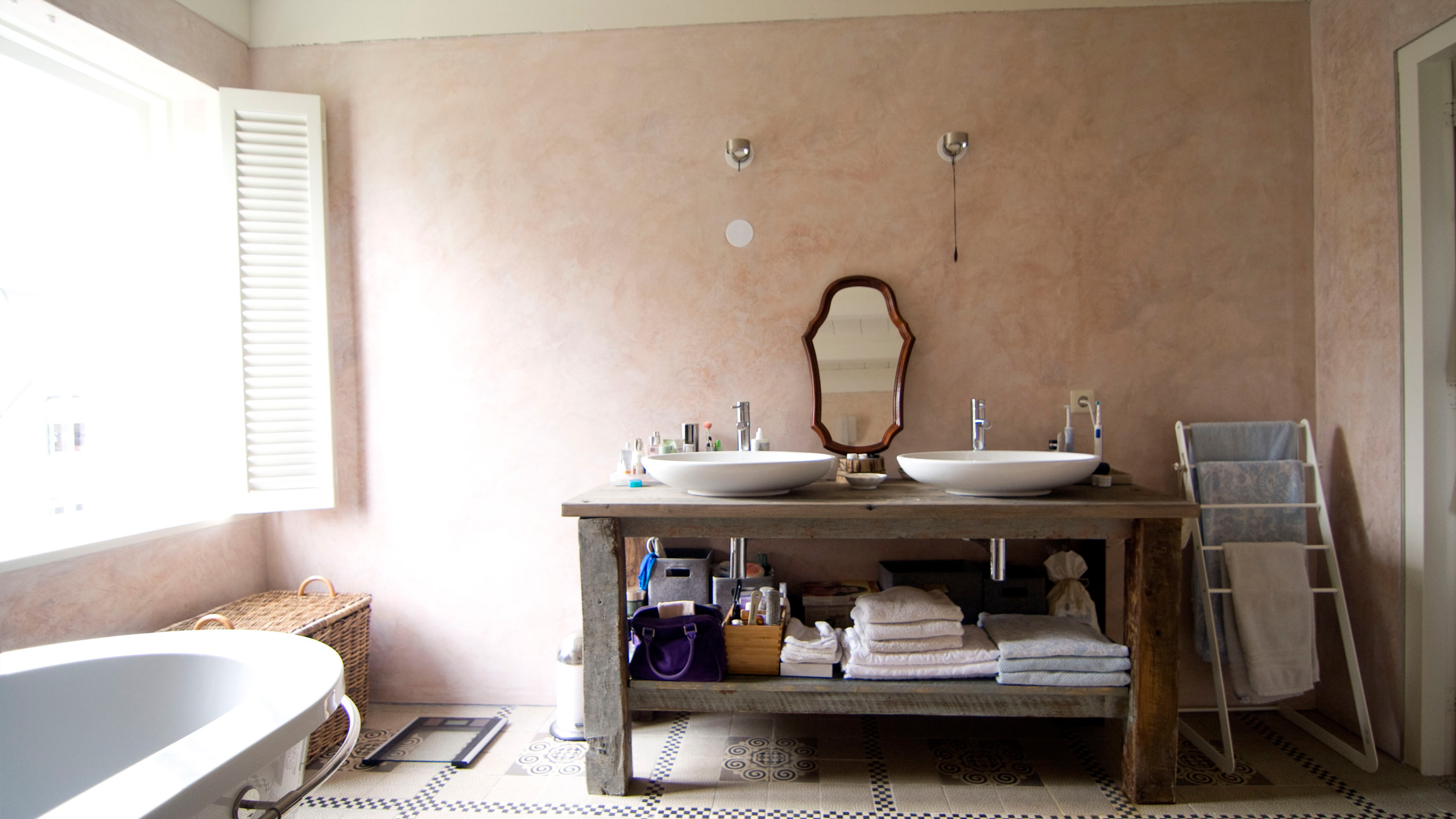 Residential - Luminous luxury Bathroom, Oxide purple waterproof stucco