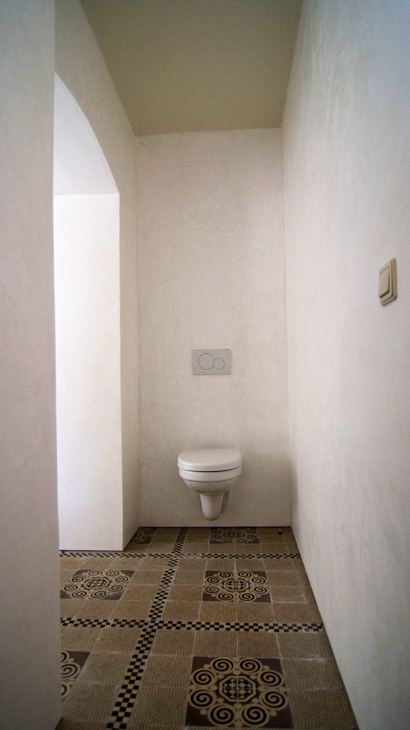Waterdicht Stucwerk - Luxueuze badkamer, Contrast, ruimte en licht