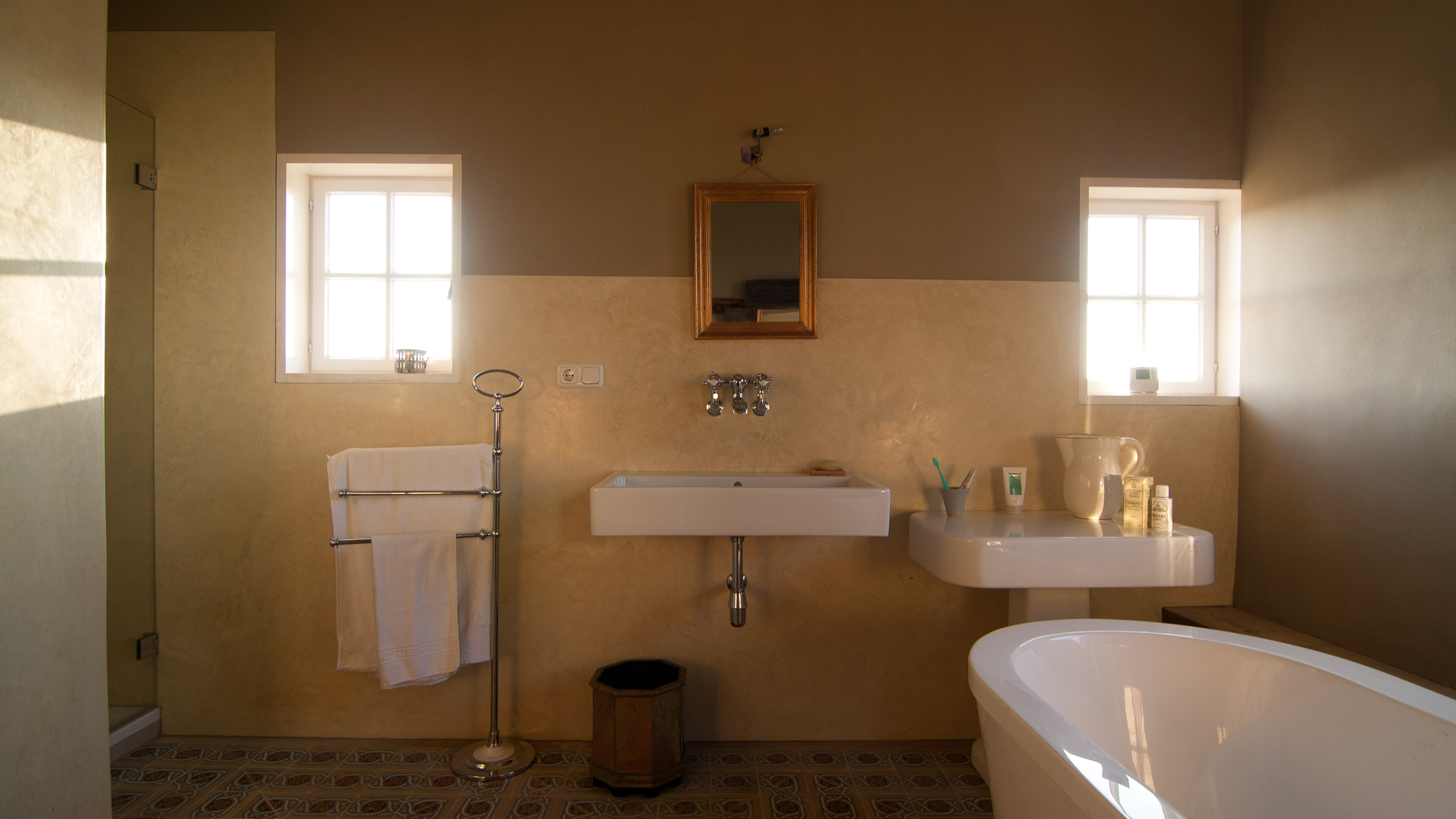 Waterproof Stucco - Luxury bathroom, Soft light