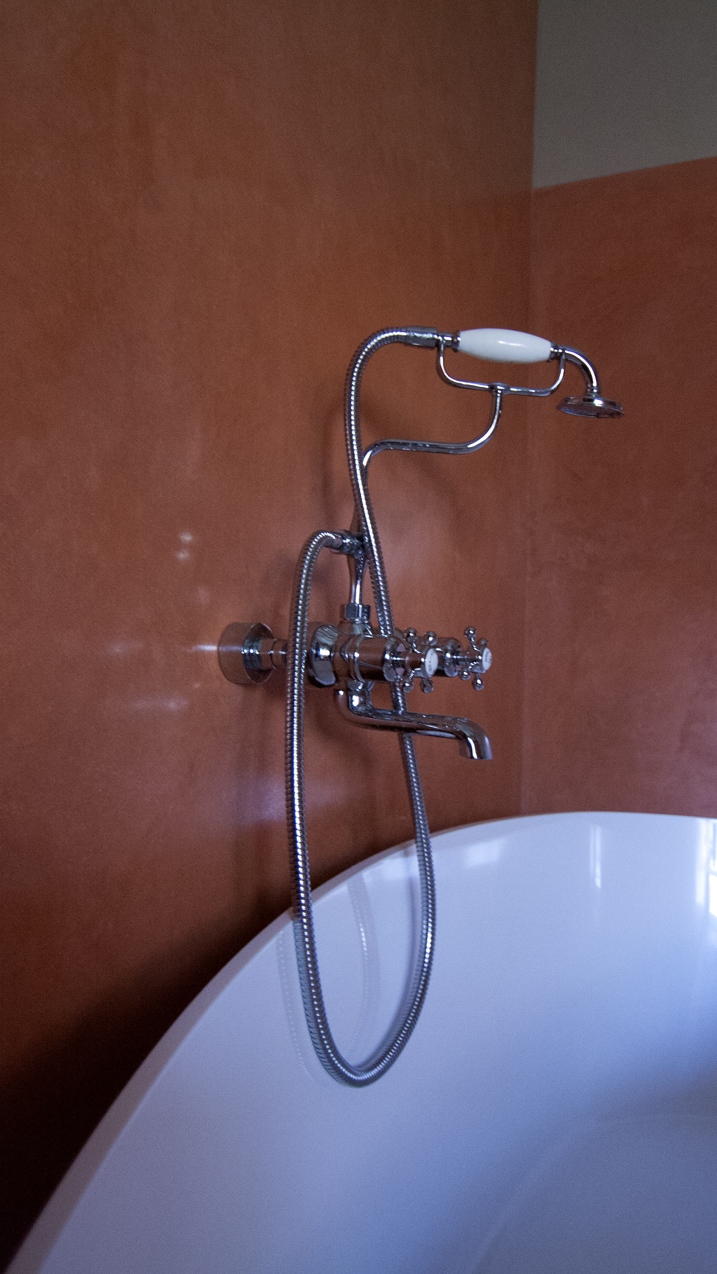 Residential - Coral red bathroom, Detail