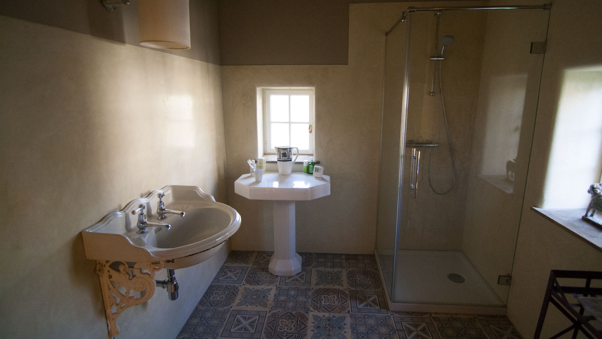 Residential - Cozy Guest Bathroom, Overview